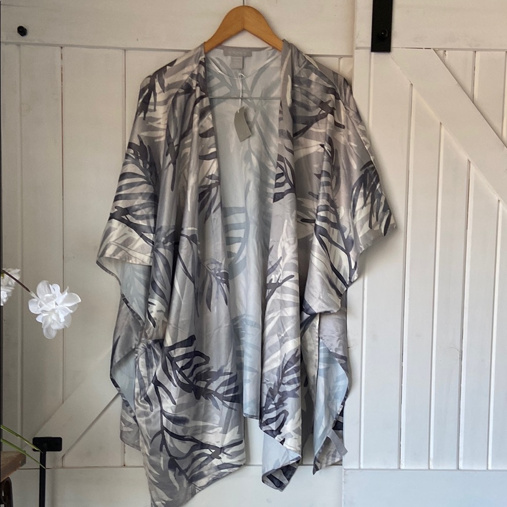 Nordstrom Women’s One Size Gray White Leaf Print Kimono Swim Cover Up Wr…